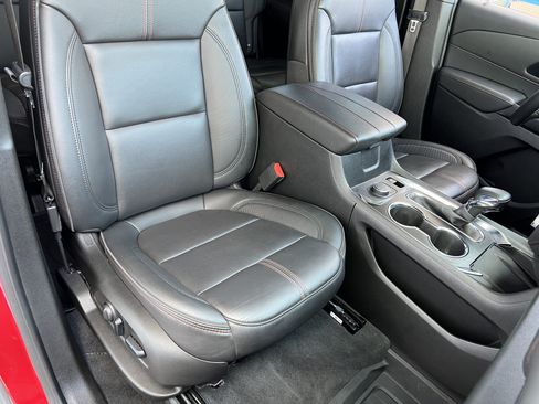 Used 2024 Chevrolet Traverse RS AWD/4WD image 28