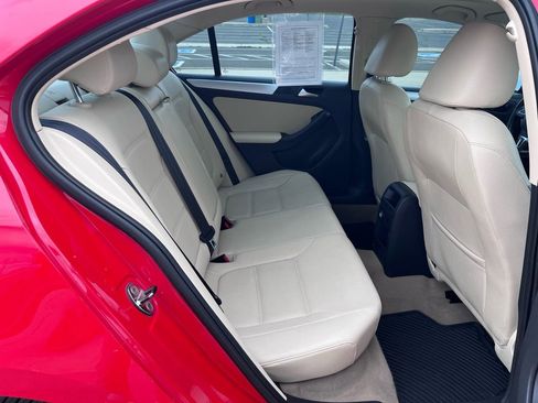 Used 2012 Volkswagen Jetta SEL FWD image 16