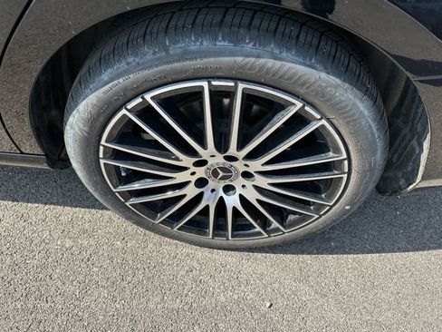 Used 2025 Mercedes-Benz C 300 4MATIC Sedan image 8