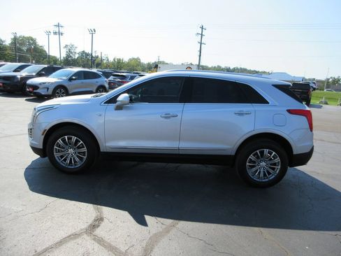 Used 2017 Cadillac XT5 Luxury w/ Driver Awareness Package AWD/4WD image 9