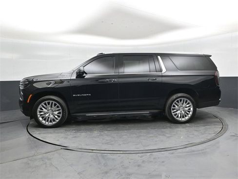 Used 2025 Chevrolet Suburban High Country w/ LPO, Illumination Package image 7