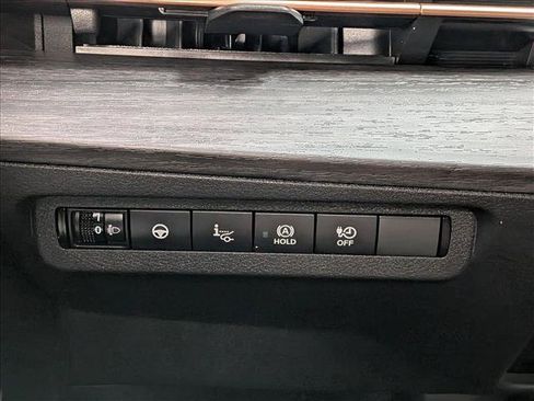 Used 2023 Nissan Ariya FWD image 16