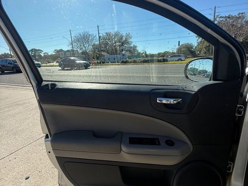 Used 2012 Dodge Caliber SXT image 8