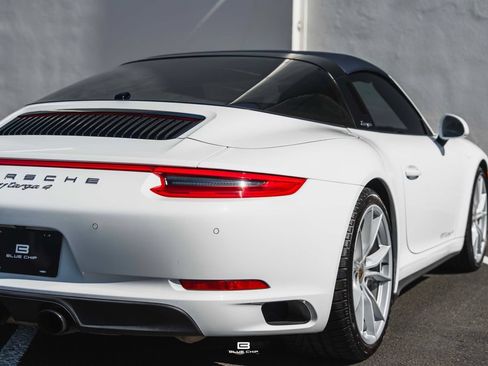 Used 2019 Porsche 911 Targa 4 AWD/4WD image 25