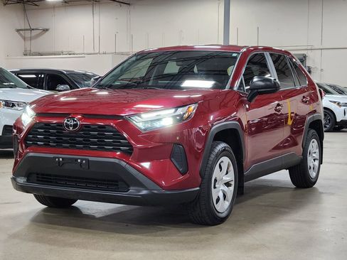 Used 2023 Toyota RAV4 LE FWD image 4