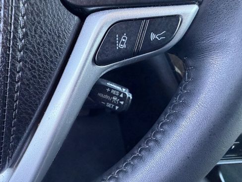 Used 2020 Toyota Sienna Limited Premium w/ Carpet Mat Package AWD/4WD image 32