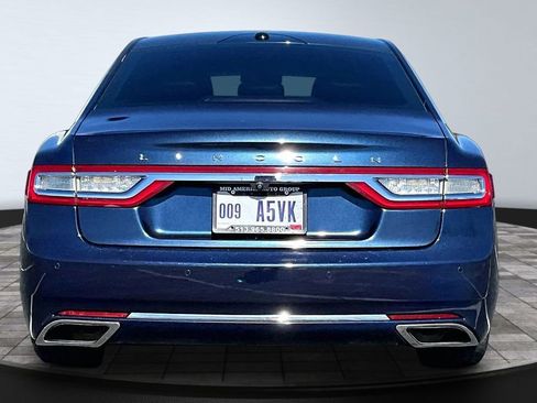 Used 2017 Lincoln Continental Select image 4
