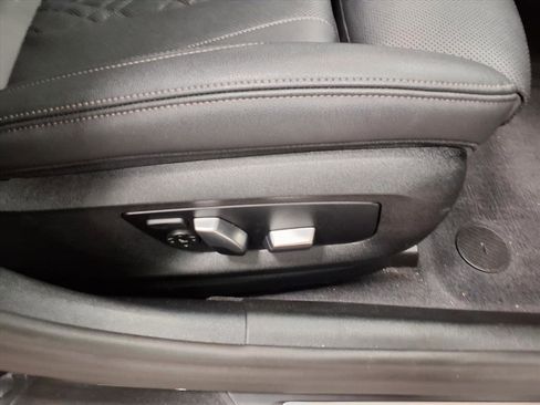 Used 2021 BMW 540i w/ Convenience Package image 11