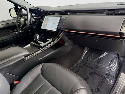 Used 2025 Land Rover Range Rover Sport Dynamic SE image 28