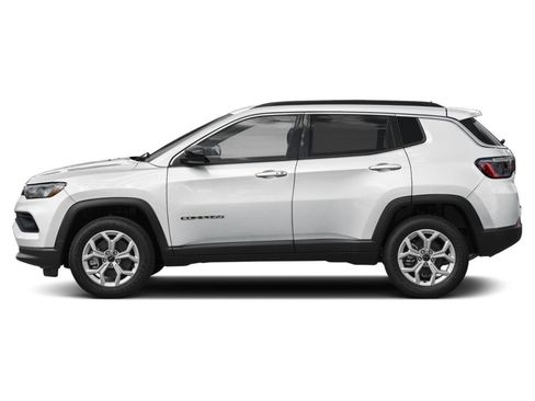 Used 2025 Jeep Compass Limited w/ High Altitude Package AWD/4WD image 12