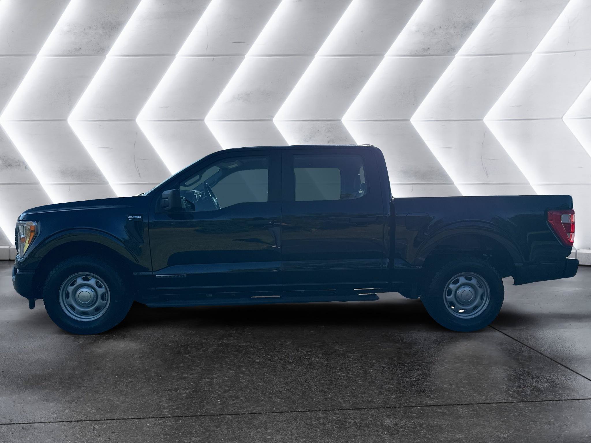 Used 2022 Ford F150 XL w/ Equipment Group 101A High RWD image 4