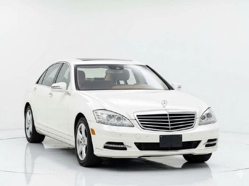 Used 2011 Mercedes-Benz S 550 4MATIC image 3