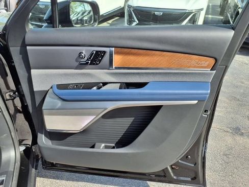 New 2026 Cadillac Vistiq Premium Luxury image 26