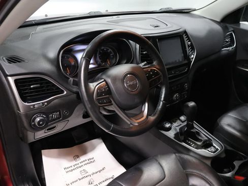 Used 2019 Jeep Cherokee Limited image 16