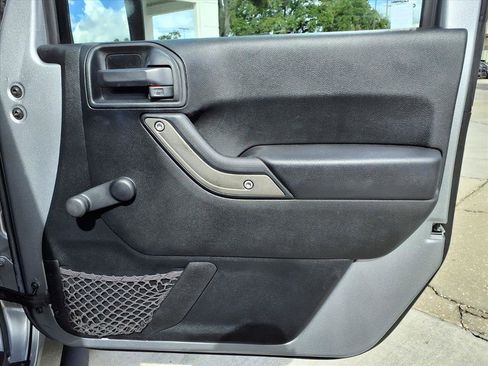 Used 2017 Jeep Wrangler Unlimited Sport image 11