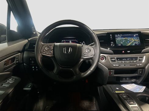 Used 2025 Honda Passport TrailSport image 24