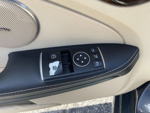 Used 2015 Mercedes-Benz SLK 250 image 17