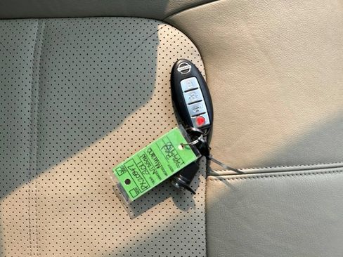 Used 2011 Nissan Murano SL w/ Navigation Pkg AWD/4WD image 32