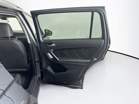 Used 2024 Volkswagen Tiguan SE AWD/4WD image 29