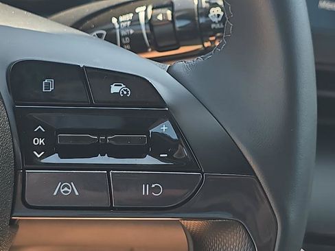 Certified 2025 Hyundai Elantra Sport FWD image 25
