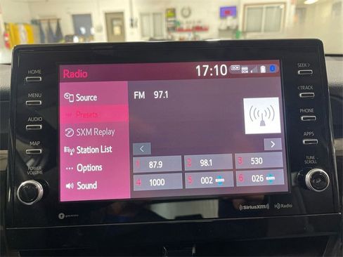 Used 2023 Toyota Camry SE image 16