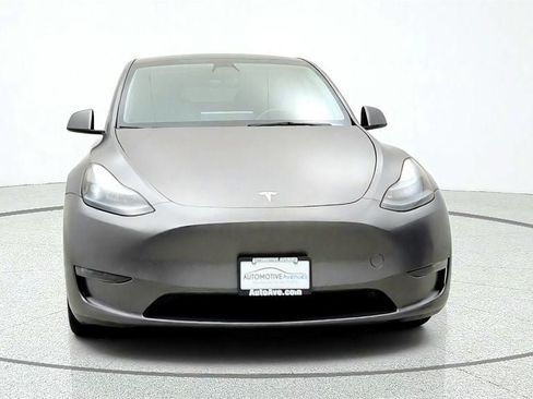 Used 2022 Tesla Model Y Long Range AWD/4WD image 2