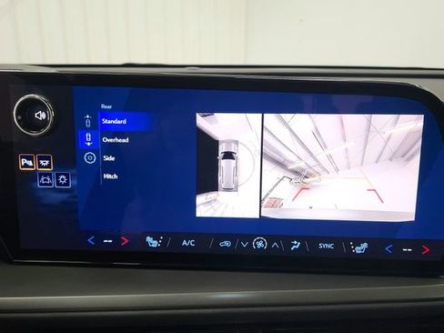 New 2026 Chevrolet Traverse LT image 23