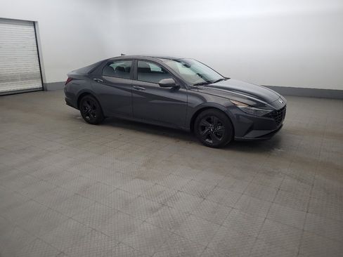 Used 2023 Hyundai Elantra SEL image 11