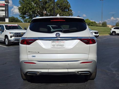Used 2023 Buick Enclave Essence w/ Experience Buick Package FWD image 4