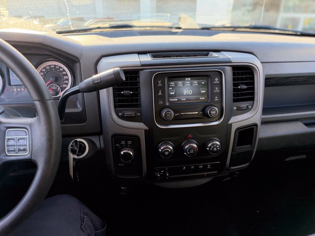 Used 2016 RAM 2500 Tradesman w/ Chrome Appearance Group AWD/4WD image 9