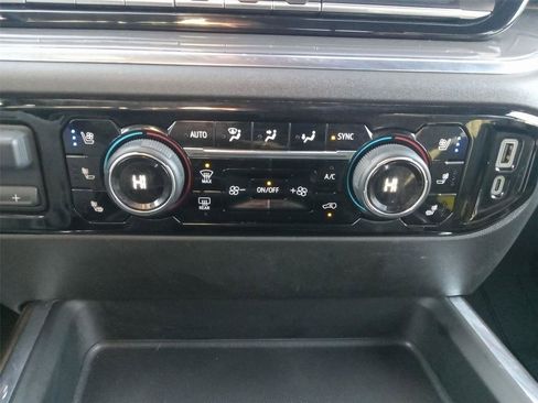 Used 2024 Chevrolet Silverado 3500 High Country w/ Technology Package image 16