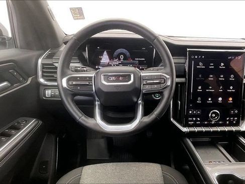 Used 2026 GMC Acadia Elevation w/ LPO, Floor Liner Package AWD/4WD image 4