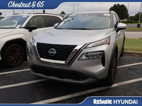 Used 2023 Nissan Rogue SV FWD image 10