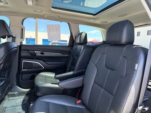Used 2024 Kia Telluride SX w/ Towing Package AWD/4WD image 14