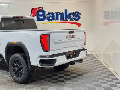 New 2026 GMC Sierra 2500 AT4 w/ AT4 Premium Plus Package AWD/4WD image 8