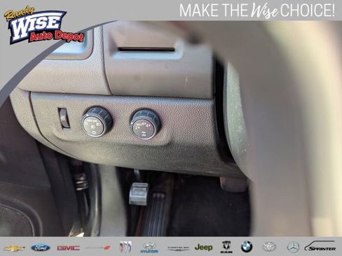 Used 2017 Chevrolet Colorado Z71 AWD/4WD image 11