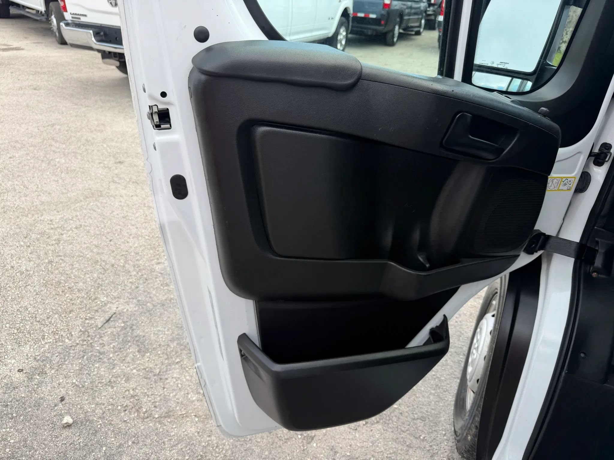 Used 2023 RAM ProMaster 2500 FWD image 14