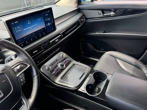 Used 2021 Lincoln Nautilus AWD w/ Equipment Group 101A image 12