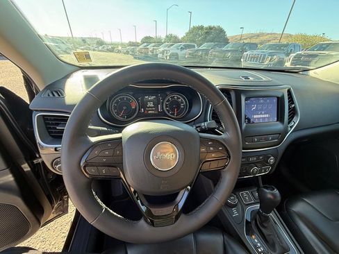 Used 2021 Jeep Cherokee Latitude Plus AWD/4WD image 11