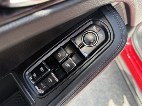 Used 2020 Porsche Macan S AWD/4WD image 16