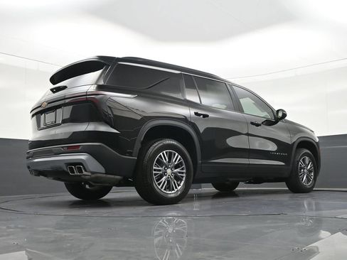 Used 2025 Chevrolet Traverse LT FWD image 30