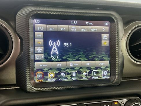 Used 2023 Jeep Wrangler Unlimited AWD/4WD image 19