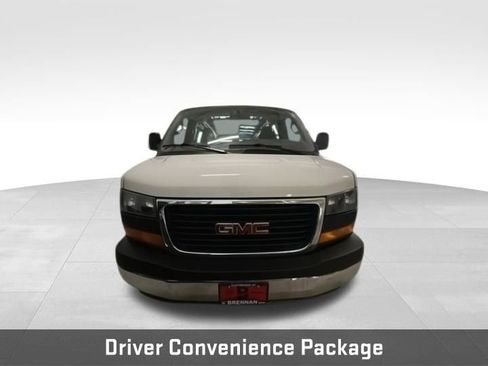 Certified 2022 GMC Savana 2500 Extended RWD image 3