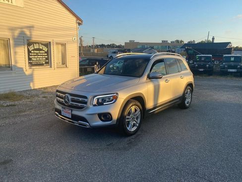 Used 2020 Mercedes-Benz GLB 250 4MATIC image 3