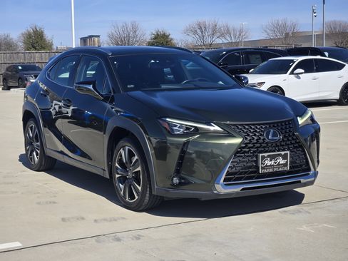 Used 2021 Lexus UX 200 w/ Premium Package image 2