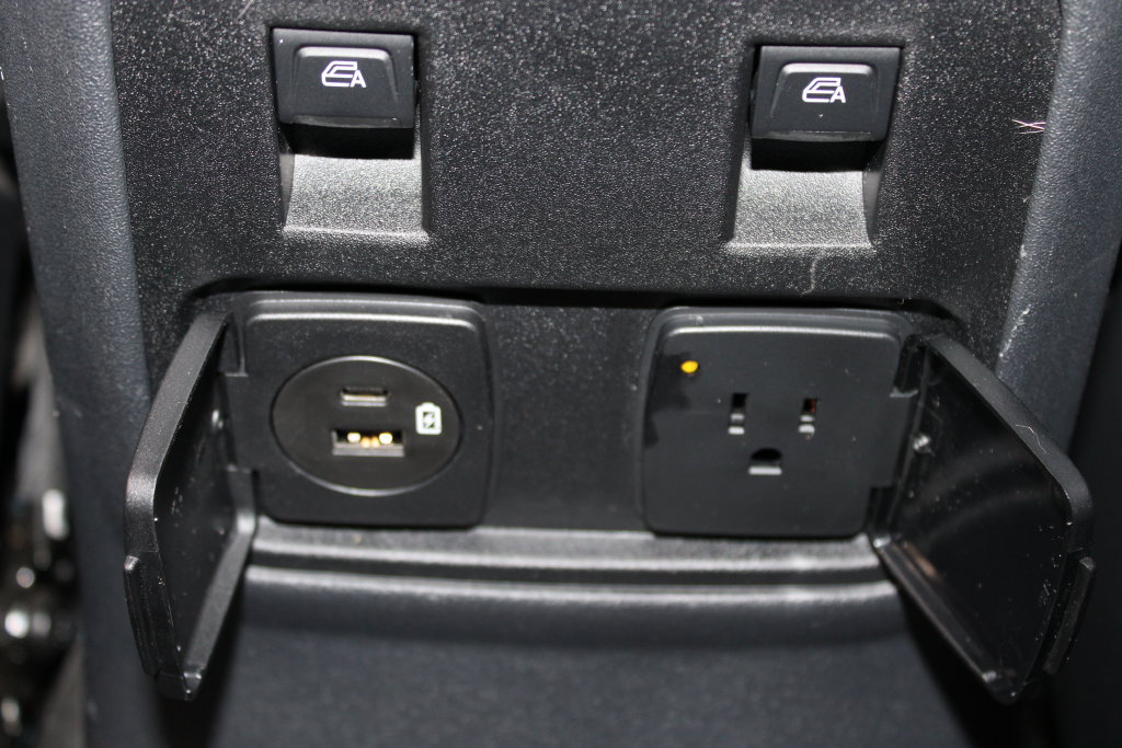 Used 2022 Ford Bronco Outer Banks AWD/4WD image 38