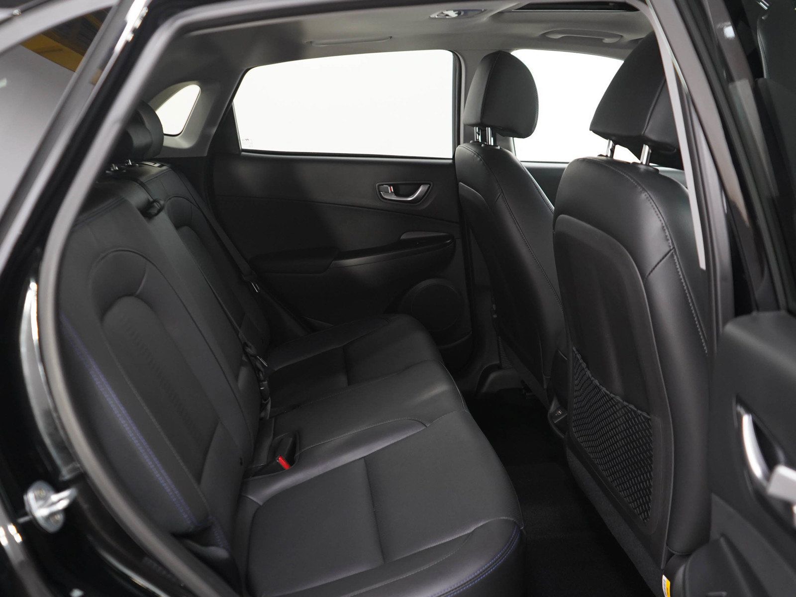 Used 2023 Hyundai Kona Limited FWD image 12