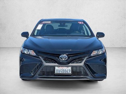 Used 2021 Toyota Camry SE w/ Carpet Mat Package (TMS) FWD image 2