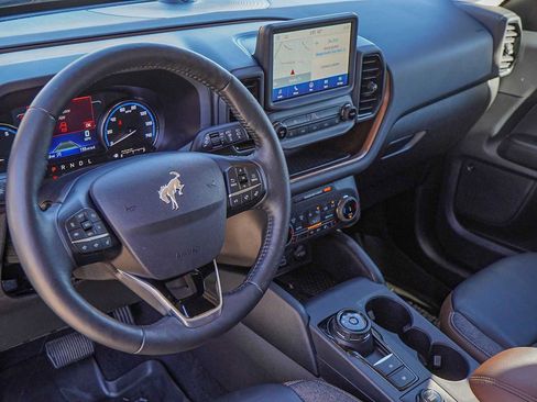 Used 2023 Ford Bronco Sport Outer Banks w/ Tech Package image 9