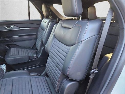 New 2026 Ford Explorer ST-Line w/ ST-Line Street Pack image 12